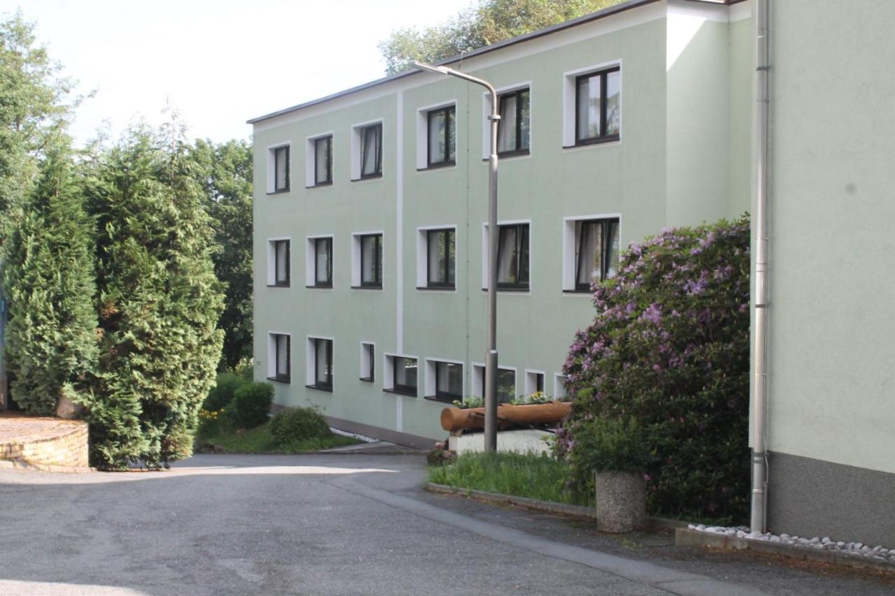 Hotel Carolaruh Bad Elster Bagian luar foto