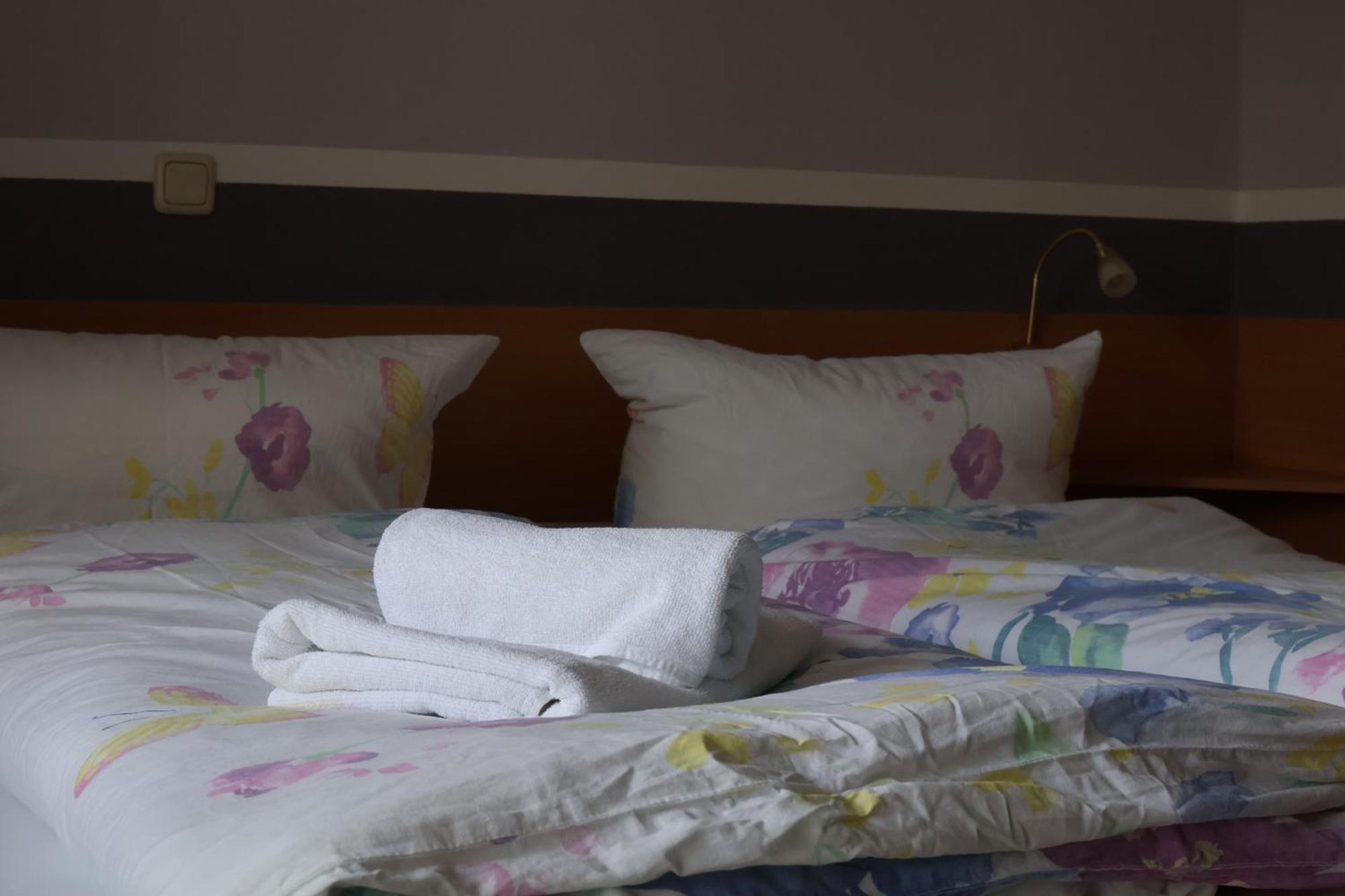 Hotel Carolaruh Bad Elster Bagian luar foto